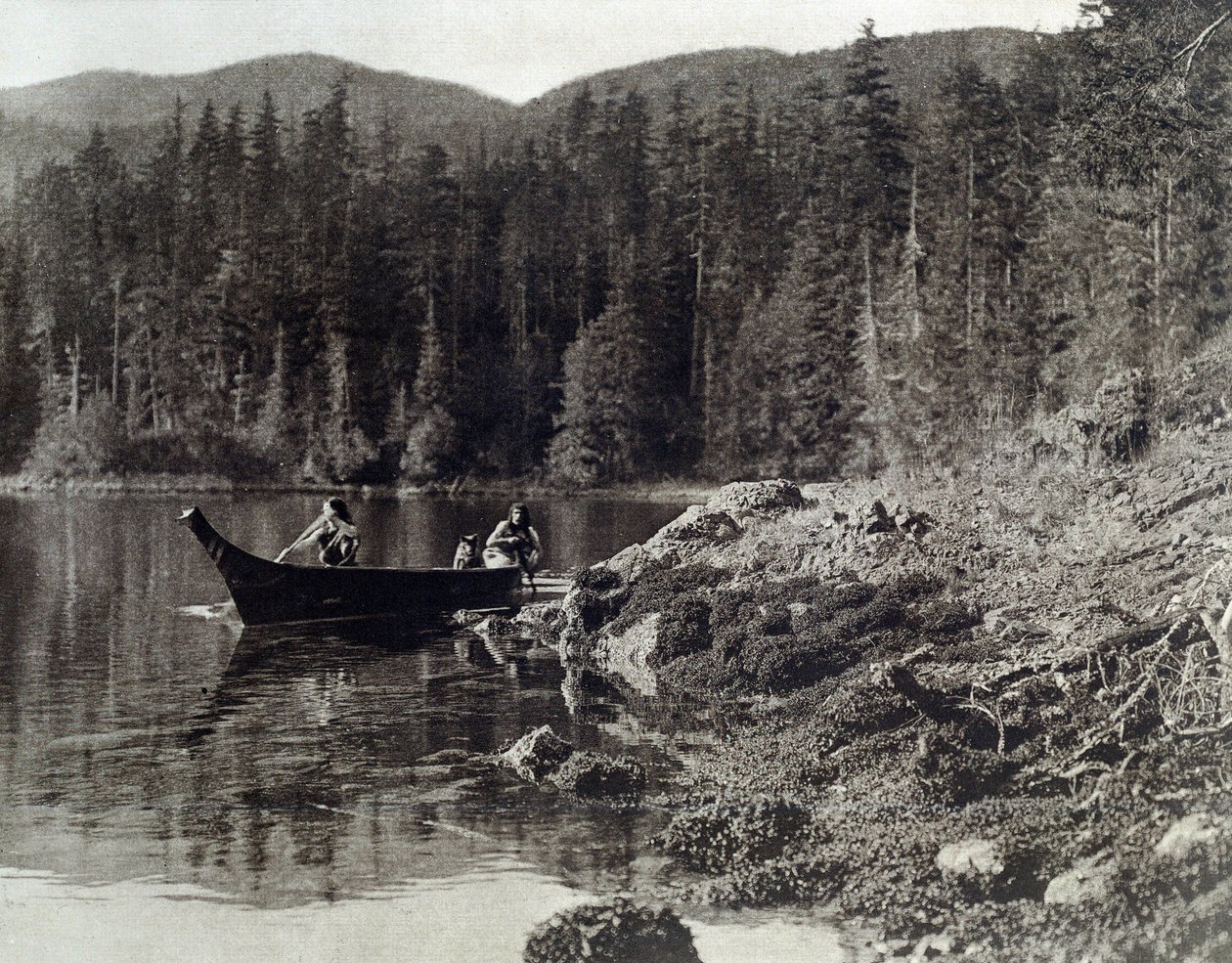 Amerikan intiaanit melomassa nootkan rannalla tekijältä Edward Sheriff Curtis
