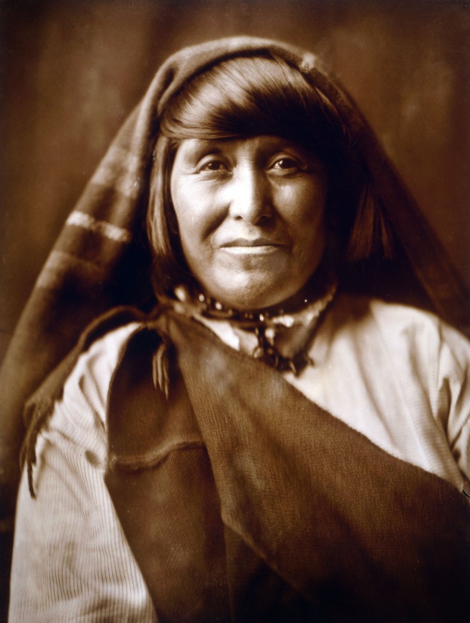 Acomalainen nainen, n. 1904, valokuva Edward S. Curtis tekijältä Edward Sheriff Curtis