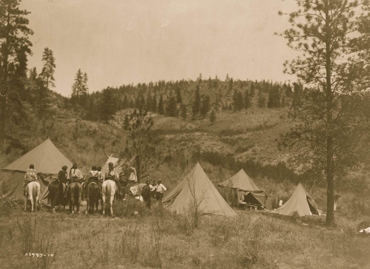 Kirjailijan leiri Spokanin joukossa 1910 (kuva) tekijältä Edward Sheriff Curtis