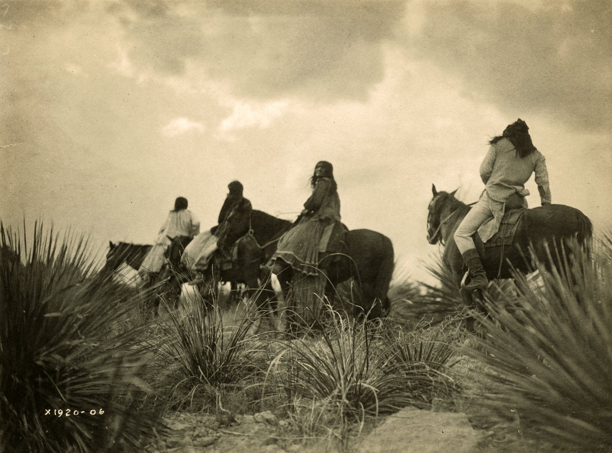 Ennen myrskyä, noin 1906 (s/w-kuva) tekijältä Edward Sheriff Curtis