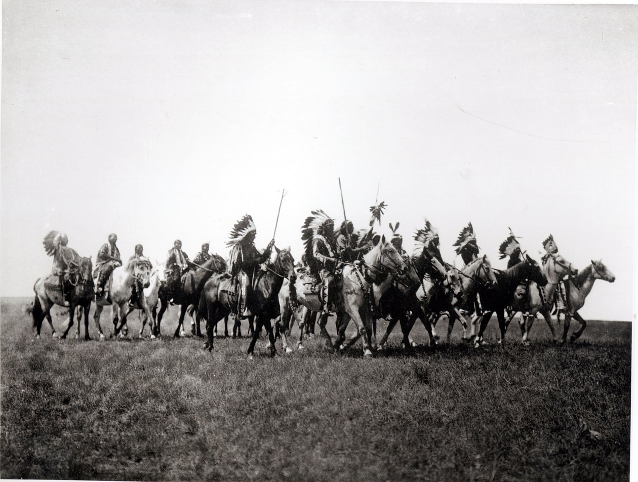 Brule War Party finlandez tekijältä Edward Sheriff Curtis