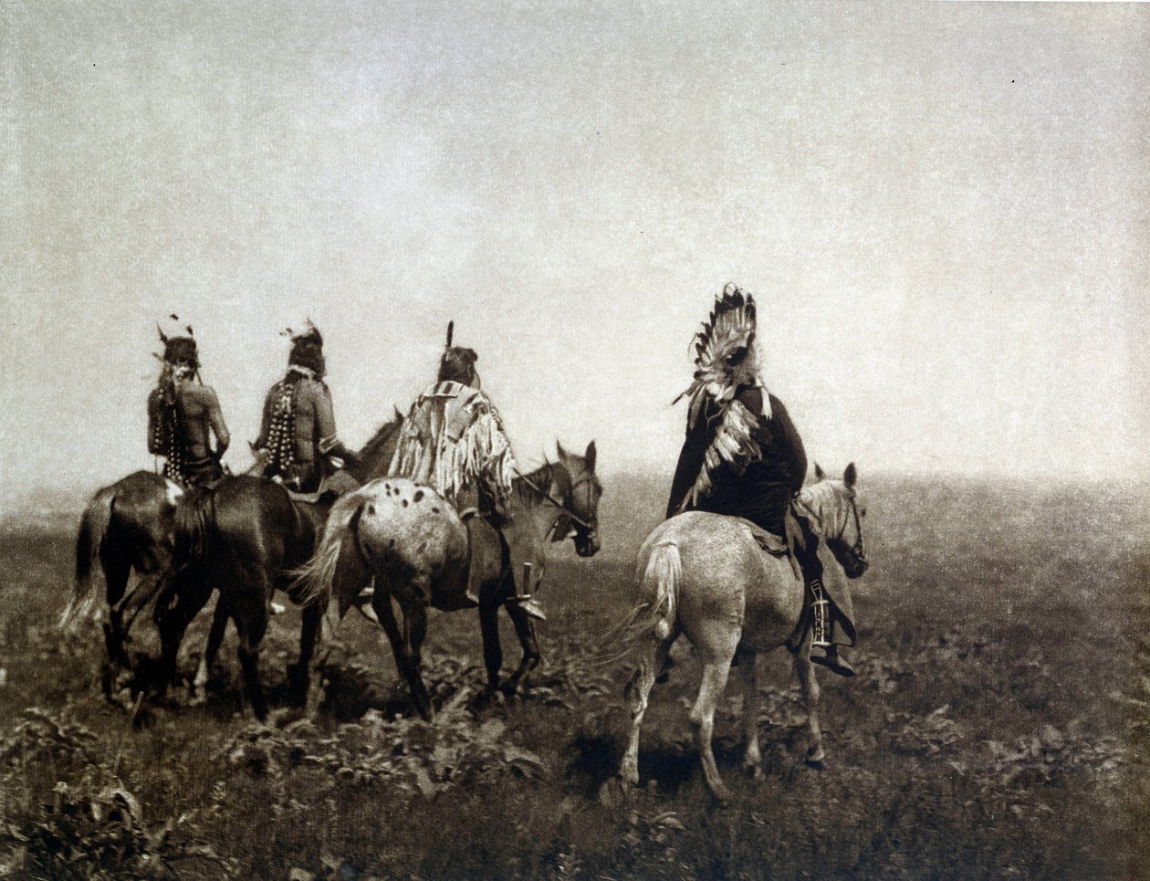 Intialainen soturi (The Apsaroke) ratsastaa tasangolla tekijältä Edward Sheriff Curtis