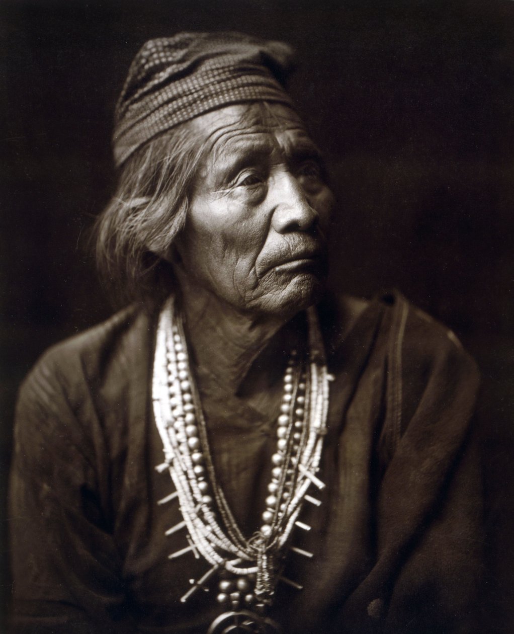 Nesjaja Hatli, intialainen, Navaho, n. 1904, valokuva: Edward S. Curtis tekijältä Edward Sheriff Curtis