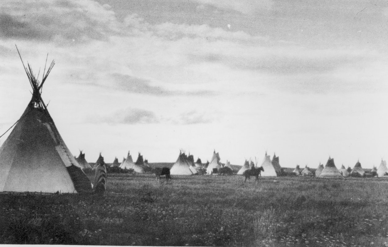 Piegan Camp, elokuvasta "Pohjois-Amerikan intiaani" tekijältä Edward Sheriff Curtis