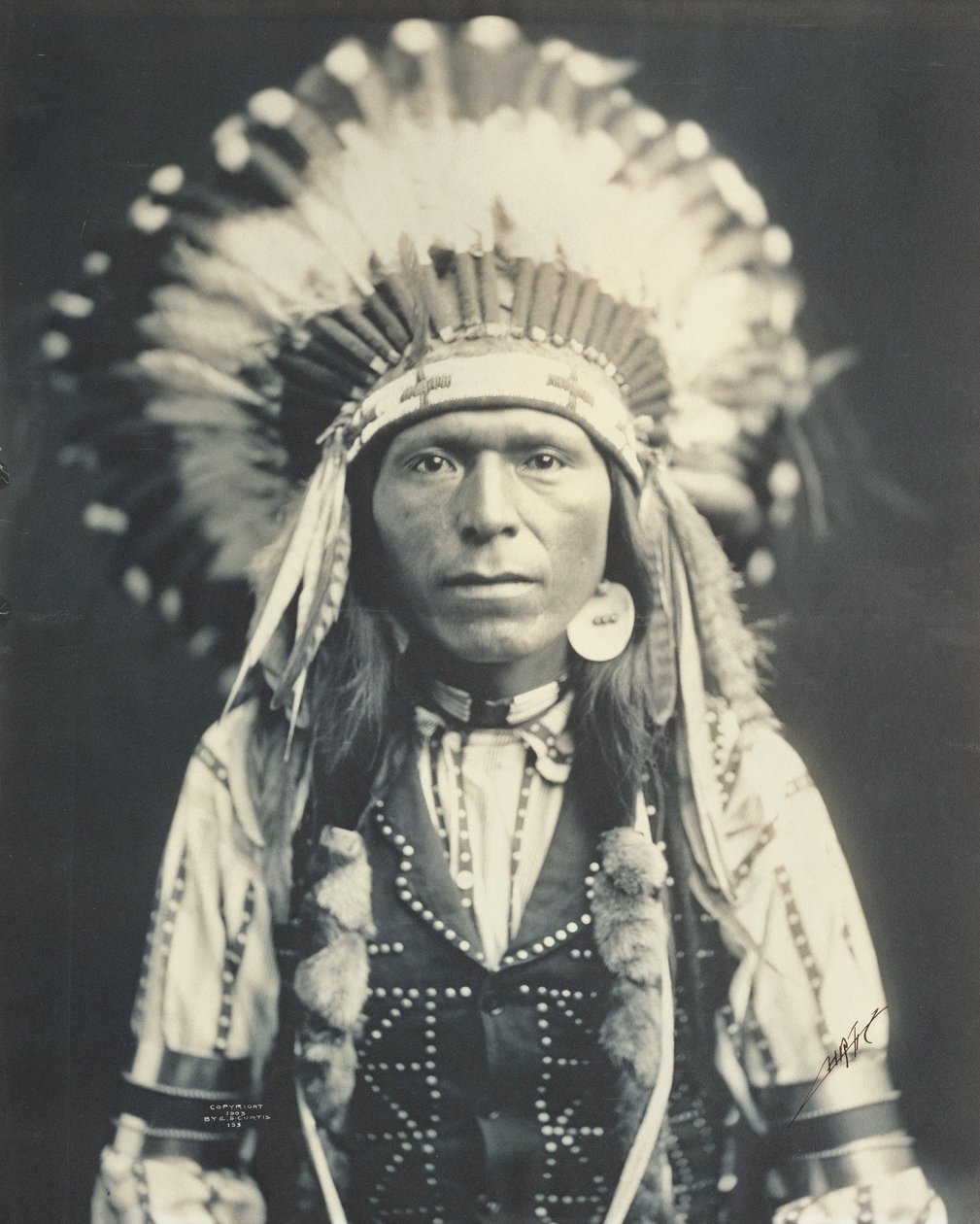 Red Thunder, Nez Perce (päällikkö Josephin veljenpoika) tekijältä Edward Sheriff Curtis