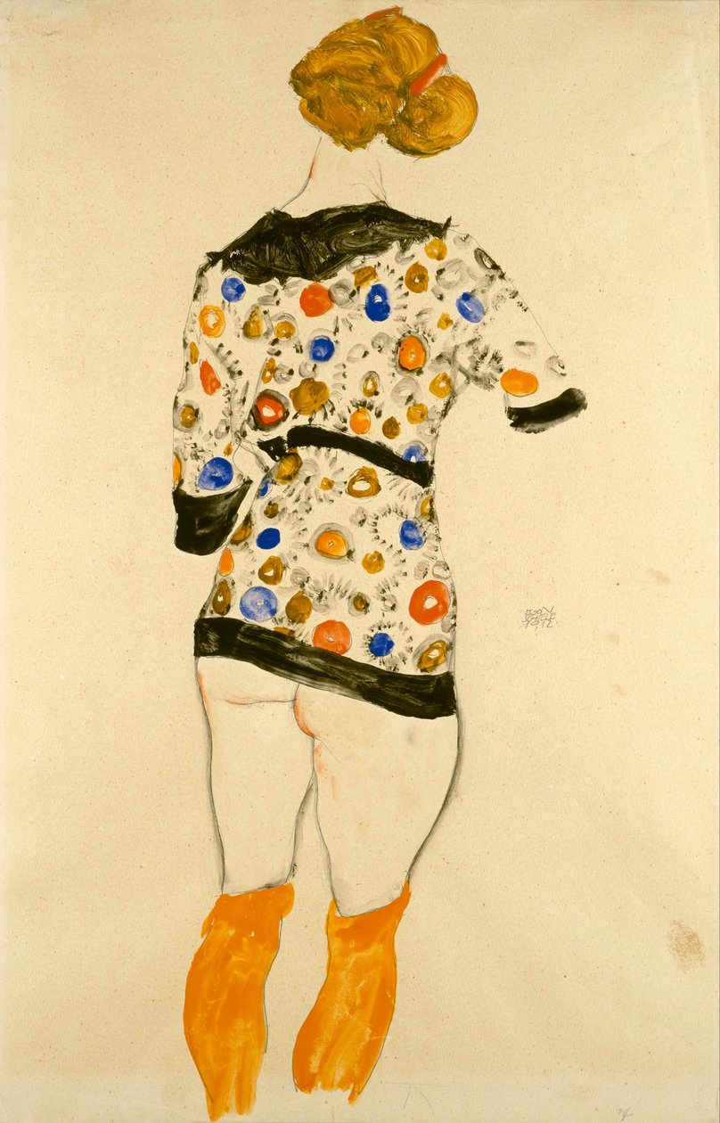 Seisova nainen kuviollisessa puserossa tekijältä Egon Schiele