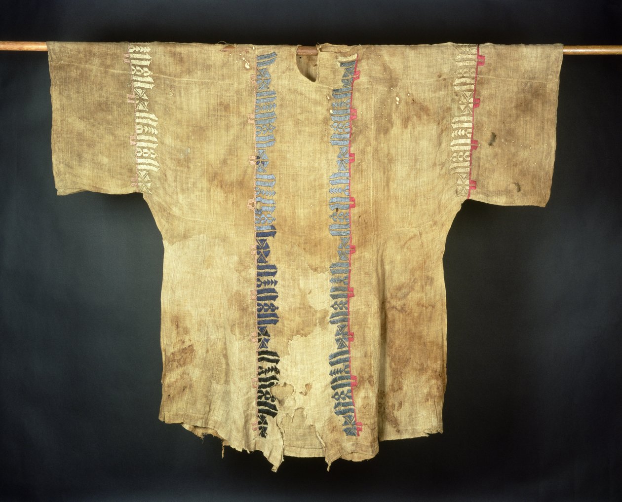 Tunika, n. 1020 (kirjailtu pellava) tekijältä Egyptian