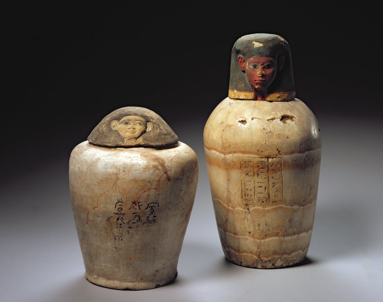 Kaksi Canopic-purkkia tekijältä Egyptian
