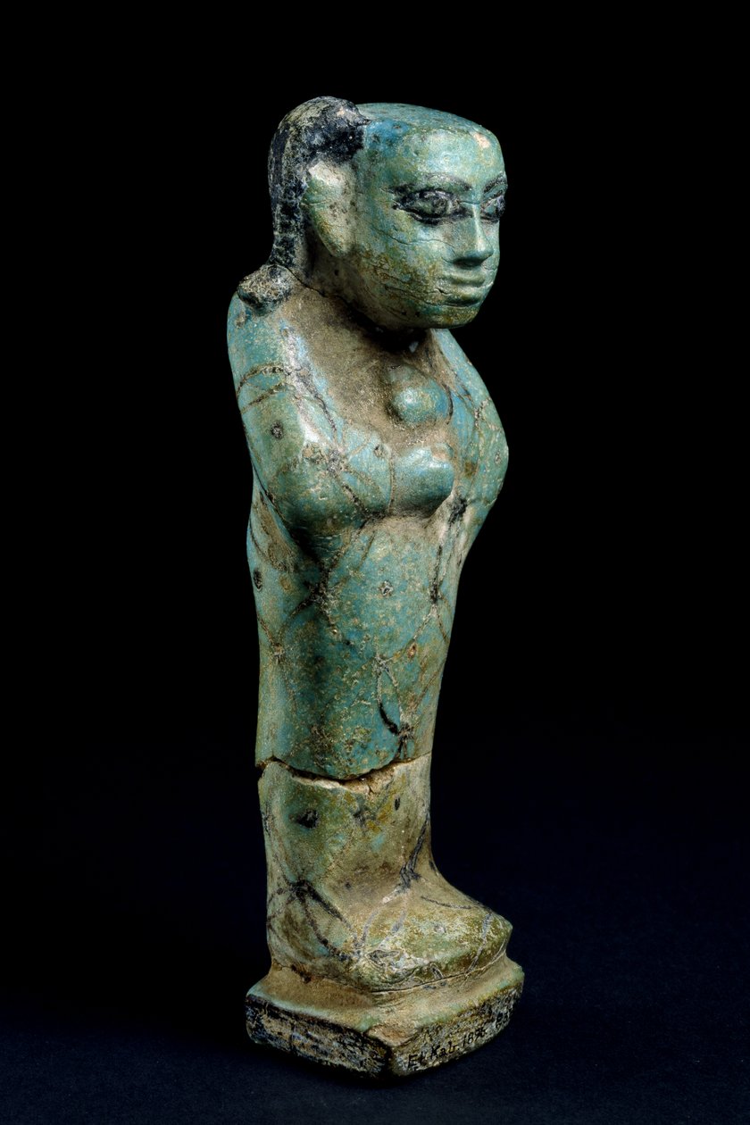 Lapsen patsas käärinliinnissä tekijältä Egyptian 12th Dynasty
