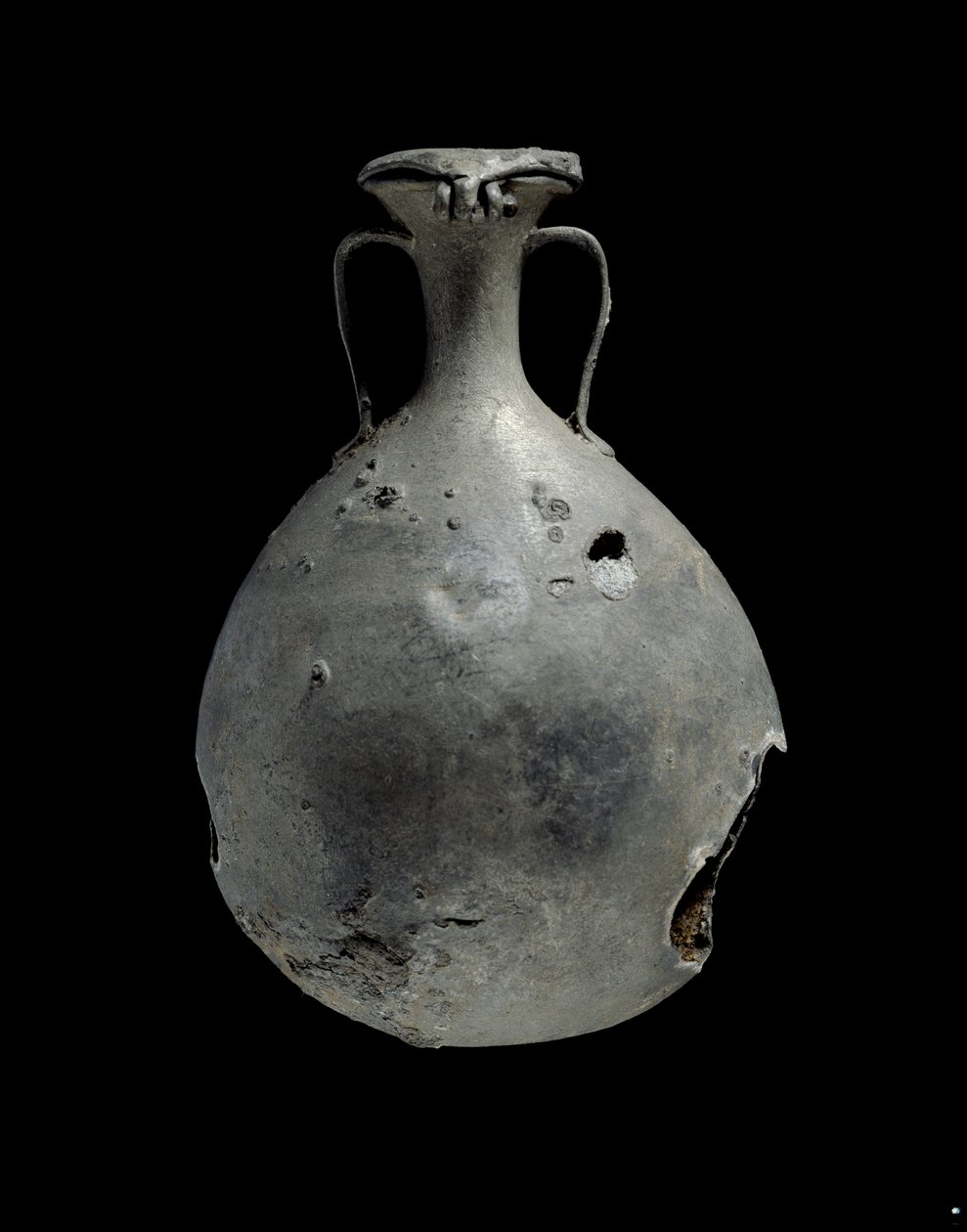 Tina-lyijylejeerinki, kannellinen pullo tina-lyijy-seosta tekijältä Egyptian 18th Dynasty