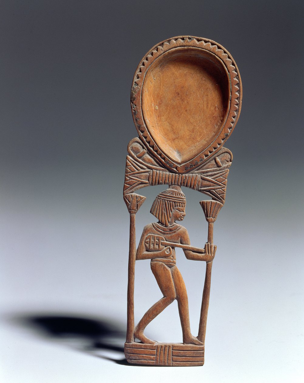 Kosmeettinen lusikka lutenistihahmolla, New Kingdom (puuta) tekijältä Egyptian 18th Dynasty