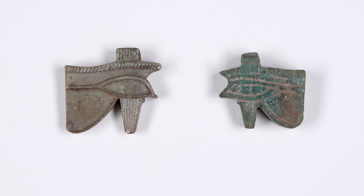 Udjat Eye Amulet, 750 eKr. fajanssi ja vihreä lasite tekijältä Egyptian 22nd Dynasty