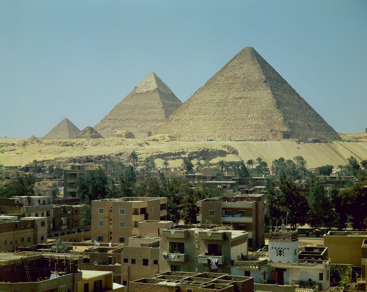 Gizan pyramidit, noin 2589-30 eKr., Vanha kuningaskunta tekijältä Egyptian 4th Dynasty