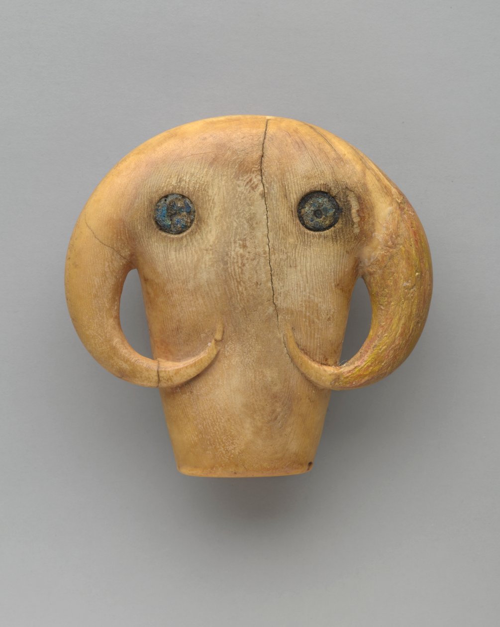 Amuletti häränpään muodossa, noin 3500-3100 eaa tekijältä Egyptian