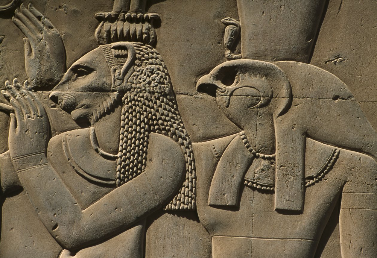 Yksityiskohta reliefistä, Bastet- ja Horus-kivestä tekijältä Egyptian