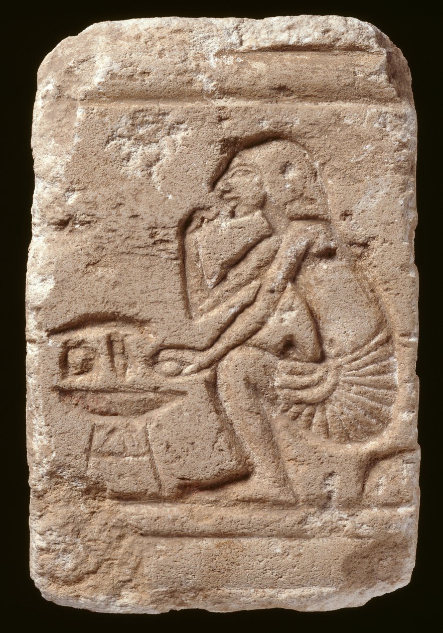 Reliefi miehestä, joka istuu pöydän vieressä, Amarna-kausi (kalkkikivi) tekijältä Egyptian