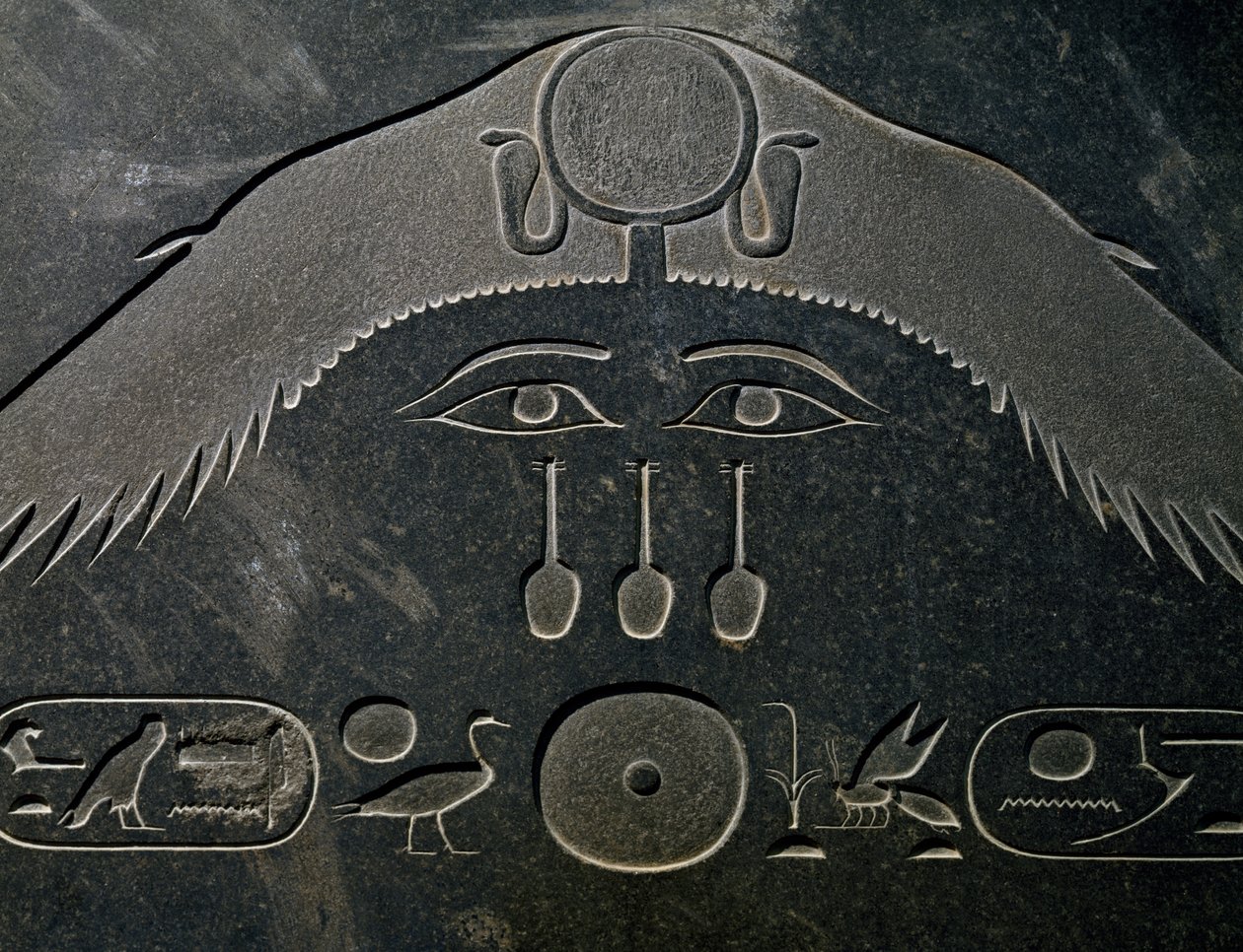 Amenemhat III:n pyramidioni, korkeus 140 cm, basaltti, Dahshurista, Yksityiskohta, Egyptin sivilisaatio, Keski-valtakunta, dynastia XII tekijältä Egyptian 12th Dynasty
