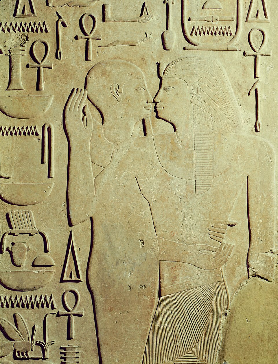 Sesostris I (hallitsi 1971-28 eKr.) Jumalan Ptahin syleilemänä, helpotus Amunin temppelistä Karnakissa (kalkkikivi) tekijältä Egyptian 12th Dynasty