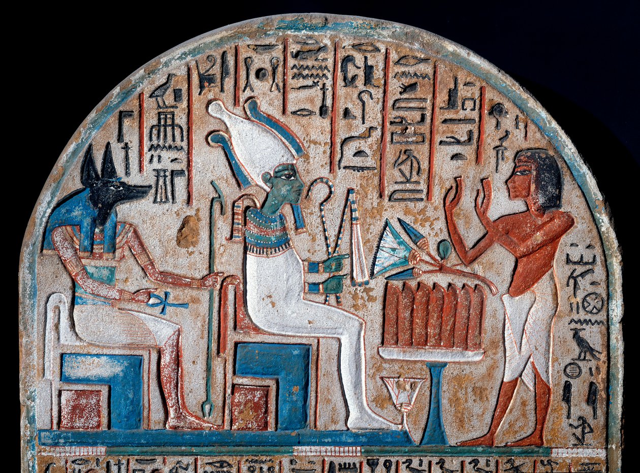 Egyptiläinen antiikki: Nanai-stele edustaa Osirista ja Anubista, kuolleiden jumalaa, jolla on elämän avaimet Ansee-ristin (Ankh) muodossa. Maalattua kalkkikiveä. 18. dynastian loppu. 1300-luvulla eaa. Torino, egyptiläinen museo - Egypti tekijältä Egyptian 18th Dynasty