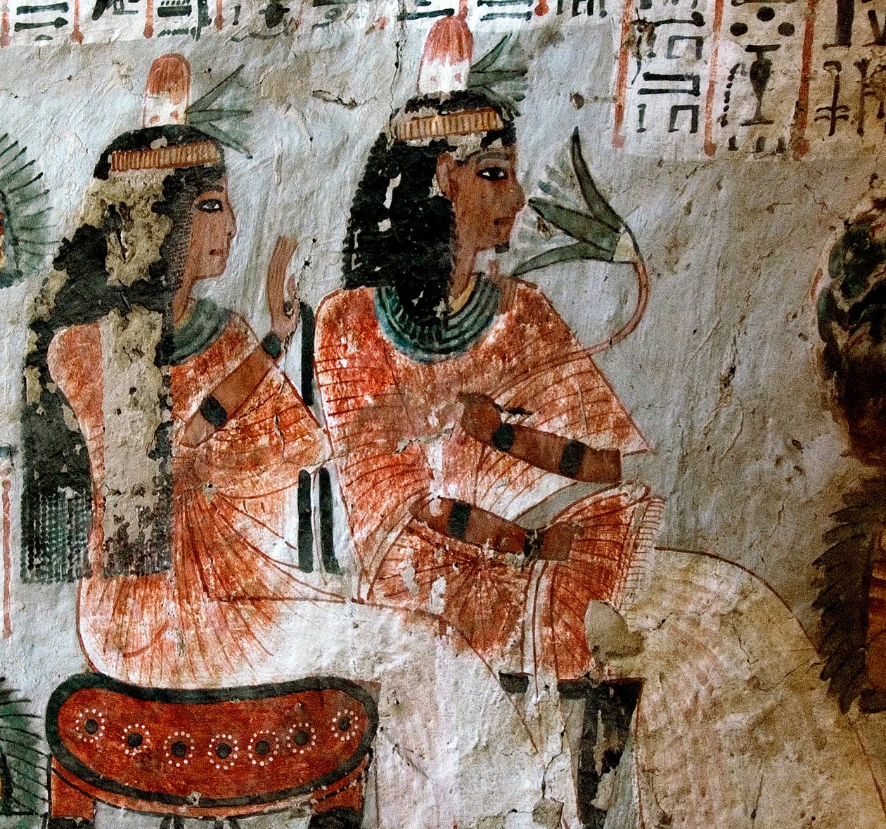Egyptiläinen antiikki: Nebtawy (Nebtaoui), kirjuri Royn vaimo ja hänen sisarensa. Royn haudan maalaus (TT255). 18. dynastia. Luxorin Länsirannalta Egyptistä tekijältä Egyptian 18th Dynasty