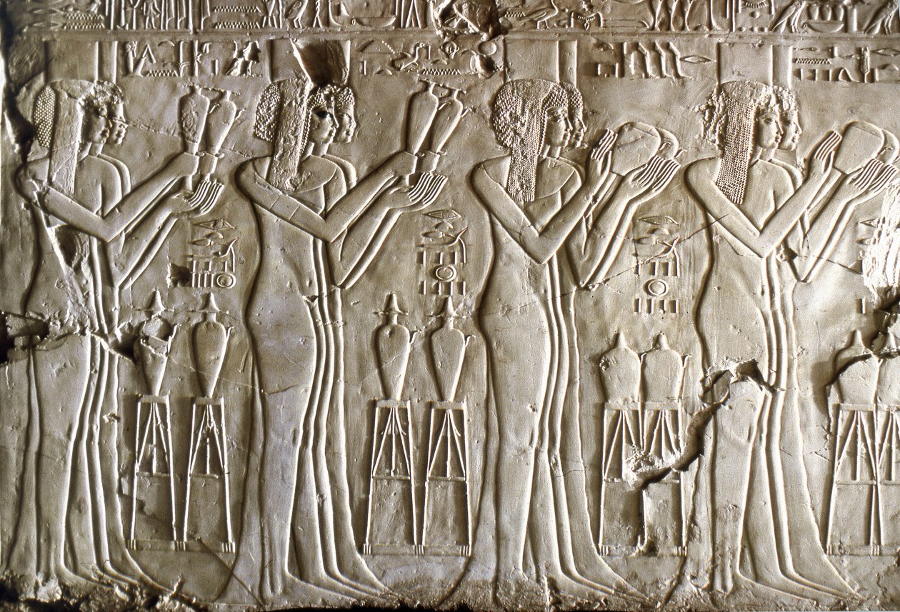 Egyptiläinen antiikki: nuoret tytöt tekevät uhrauksia. Kheruefin hauta (TT192) (18. dynastia). tekijältä Egyptian 18th Dynasty