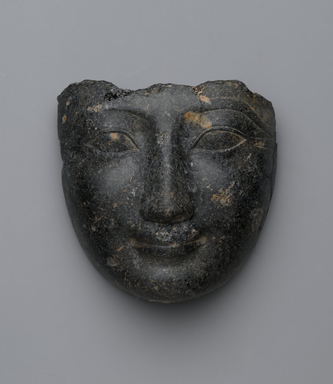 Sarkofagin kannen kasvot, ostettu Luxorista, Uudesta kuningaskunnasta (graniitti) tekijältä Egyptian 18th Dynasty