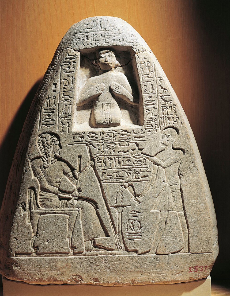 Ylipappi Ptahmosen kalkkikivinen hautamuistomerkki Saqqarasta. tekijältä Egyptian 18th Dynasty