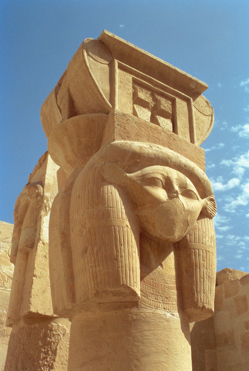 Hathor-päinen pylväs, Hathorin kappelista, Hatshepsutin temppelistä, Uudesta kuningaskunnasta, noin 1552-1296 eaa. tekijältä Egyptian 18th Dynasty