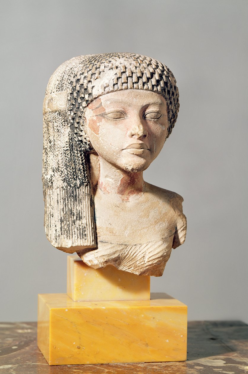 Ekenatenin perheeseen kuuluvan prinsessan pää, Uusi valtakunta (maalattu kalkkikivi) (ks. myös 107940, 116813, 370210). tekijältä Egyptian 18th Dynasty