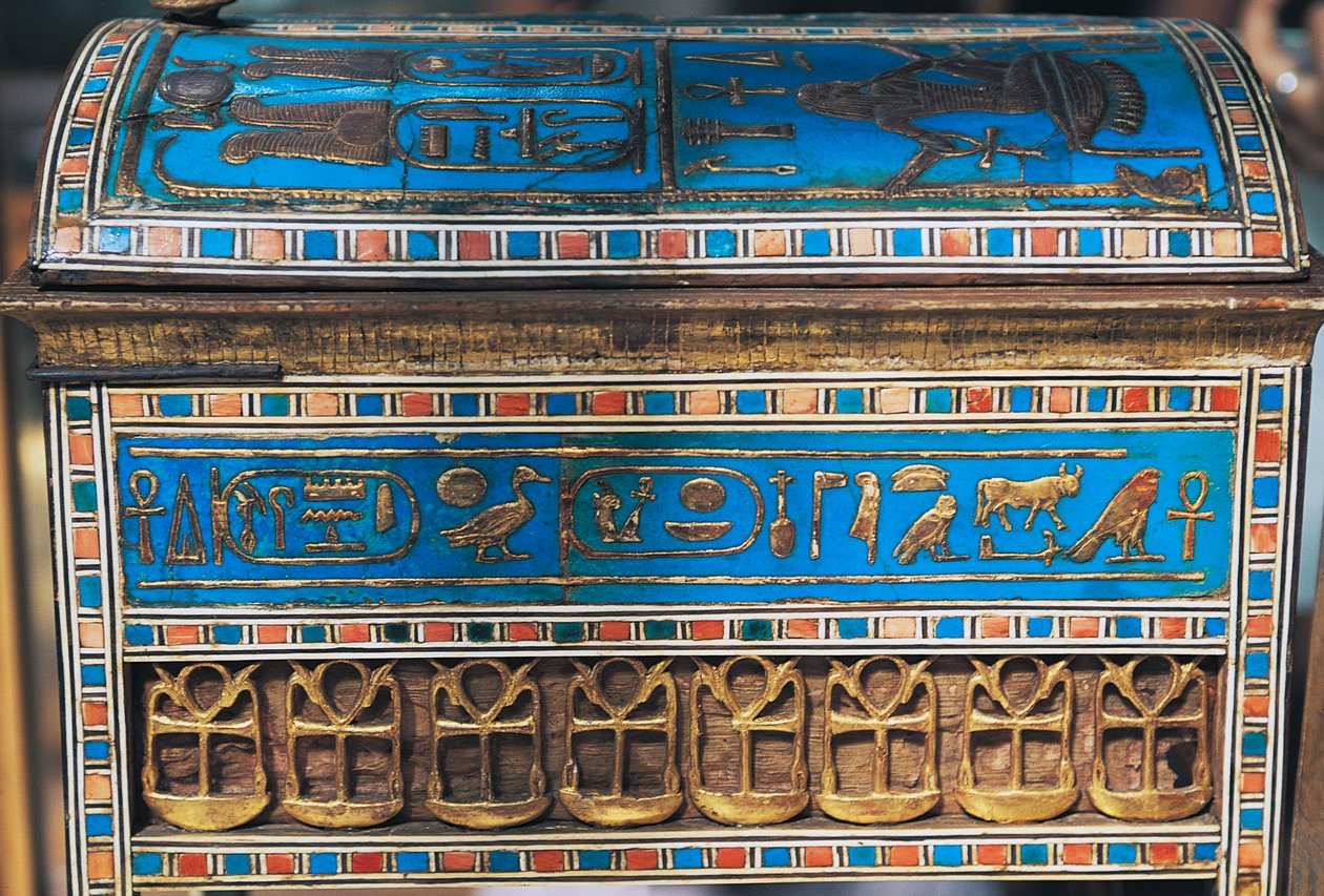 Amenhotep III:n ja Teyen koruja, Yuian ja Thuian haudasta, Kuninkaiden laaksosta, Egypti, Egyptin sivilisaatio, Uusi valtakunta, XVIII dynastia tekijältä Egyptian 18th Dynasty