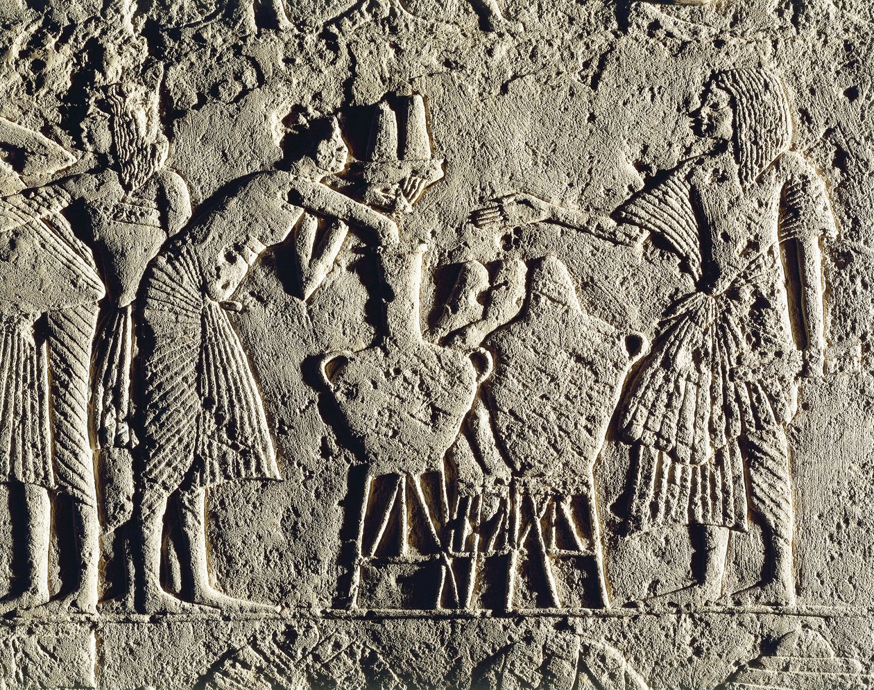 Elämä sotilasleirillä: juomavalvonnassa työskentelevät työntekijät (viini ja olut), helpotus Horemhebin haudalta Saqqarassa, yksityiskohta tekijältä Egyptian 18th Dynasty