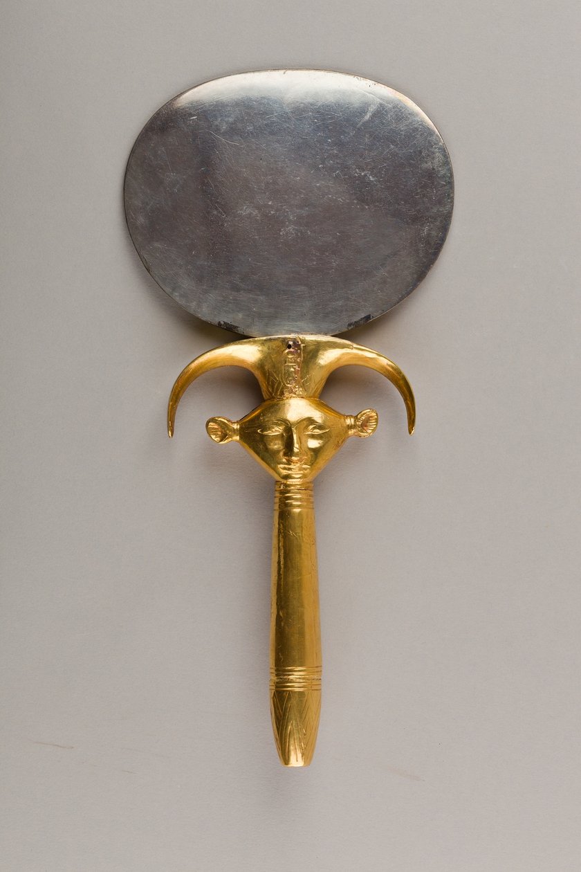 Peili kahvalla Hathor-tunnuksen muodossa, n. 1479–1425 eKr. (hopea, puu ja kulta) tekijältä Egyptian 18th Dynasty