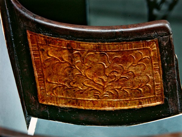 Paneeli lastentuolista, Tutankhamonin haudasta, Uudesta kuningaskunnasta (kullattu puu) (341824:n yksityiskohta) tekijältä Egyptian 18th Dynasty