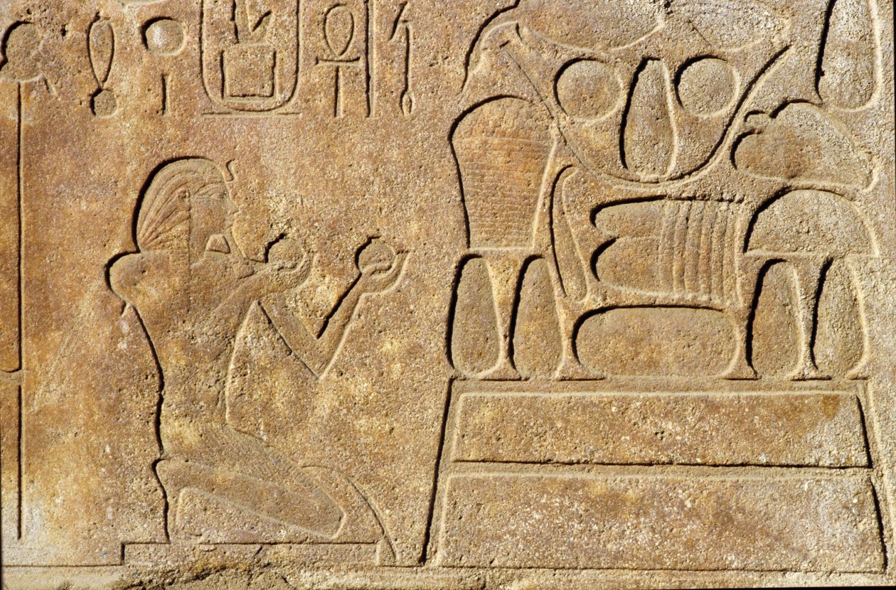 Kuningatar Hatshepsut (n. 1503-1482 eKr.) polvistumassa uhripöydän edessä, Amunin temppeli, Uusi kuningaskunta tekijältä Egyptian 18th Dynasty