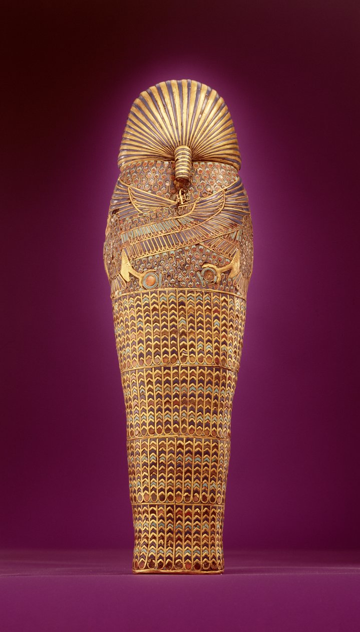 Takakuva yhdestä katosarkusta, Tutankhamonin haudalta (n. 1370-1352 eKr.) Uusi kuningaskunta (vahattua kultaa, värillisellä lasilla ja korneolilla koristeltu) (katso myös 227990-91) tekijältä Egyptian 18th Dynasty