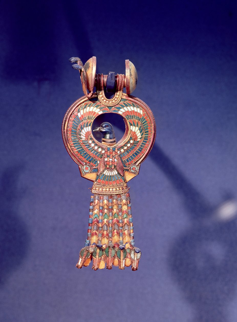 Oikea korvakoru korvakoruparista sinilinnun kanssa, Tutankhamonin haudasta, Kuninkaiden laakso, Thebes, n. 1347-37 eKr. (kulta ja sula lasi) (katso myös 344028) tekijältä Egyptian 18th Dynasty