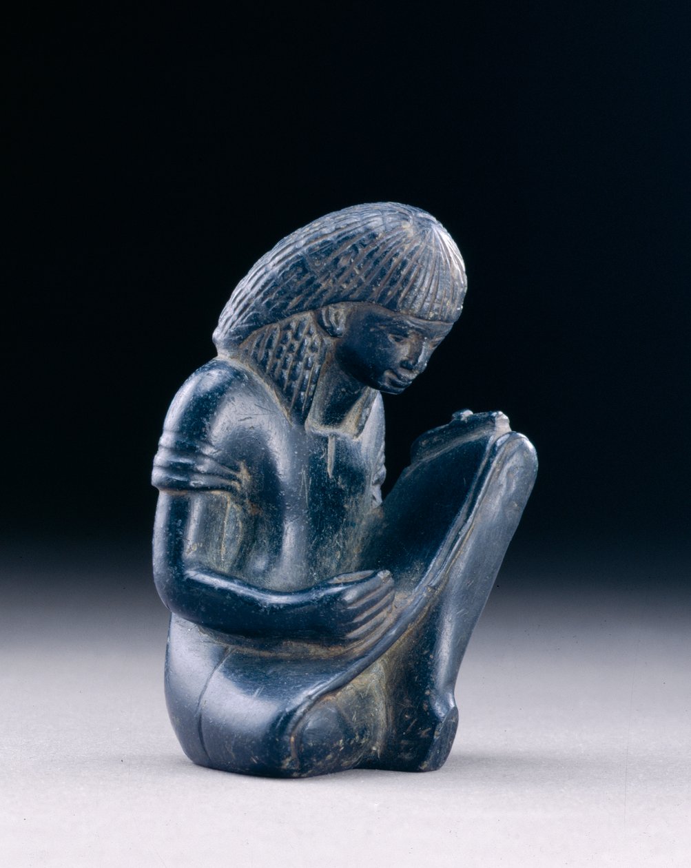 Istuva kirjuri, Uusi kuningaskunta, 1391-1353 eKr. (greywacke) tekijältä Egyptian 18th Dynasty