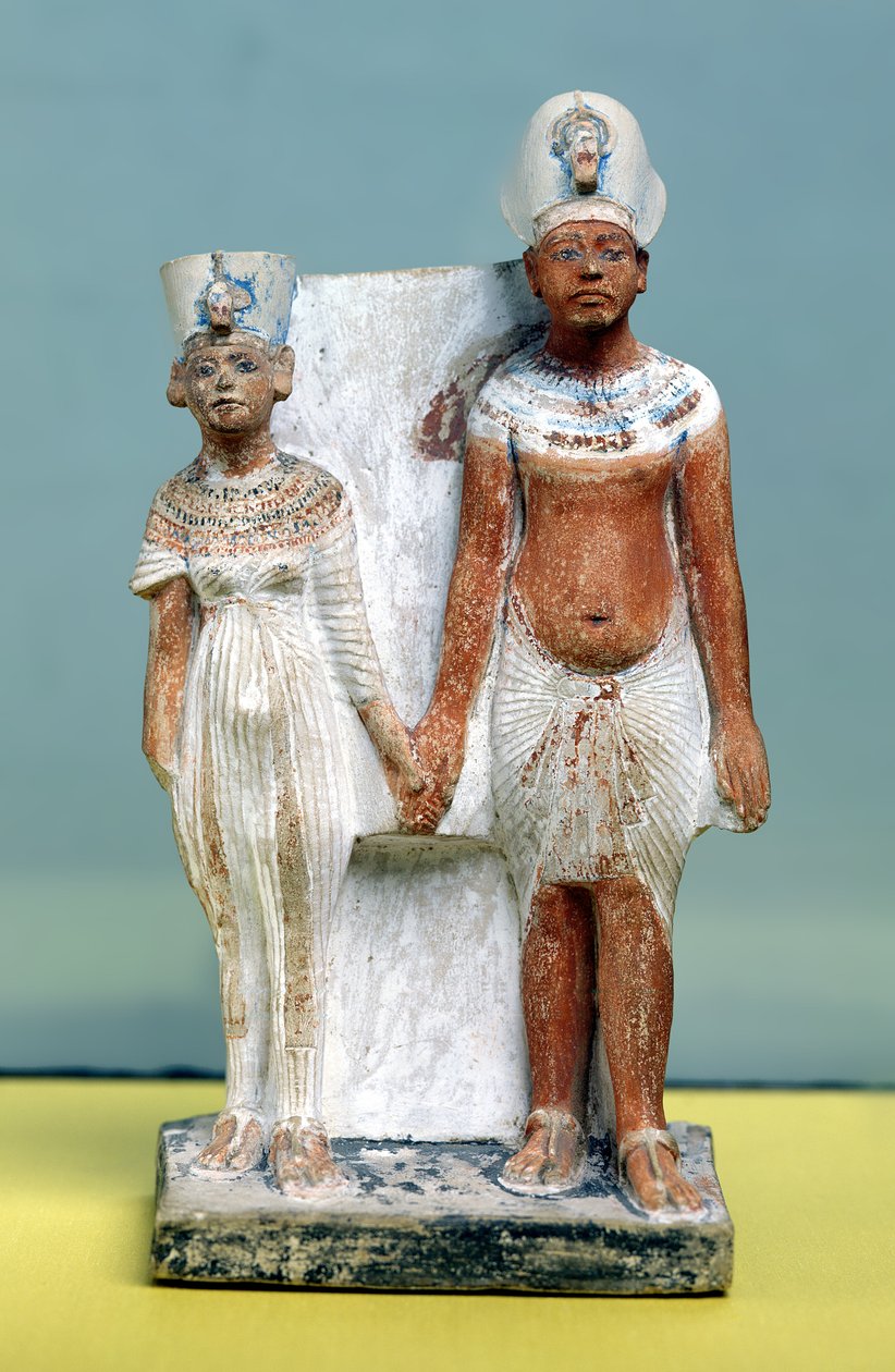 Amenophis IV:n (Akhenaten) ja Nefertitin patsas Tell el-Amarnasta, Amarna-ajalta, Uusi kuningaskunta, 1353-1337 eKr. (maalattu kalkkikivi) (katso myös 50764) tekijältä Egyptian 18th Dynasty