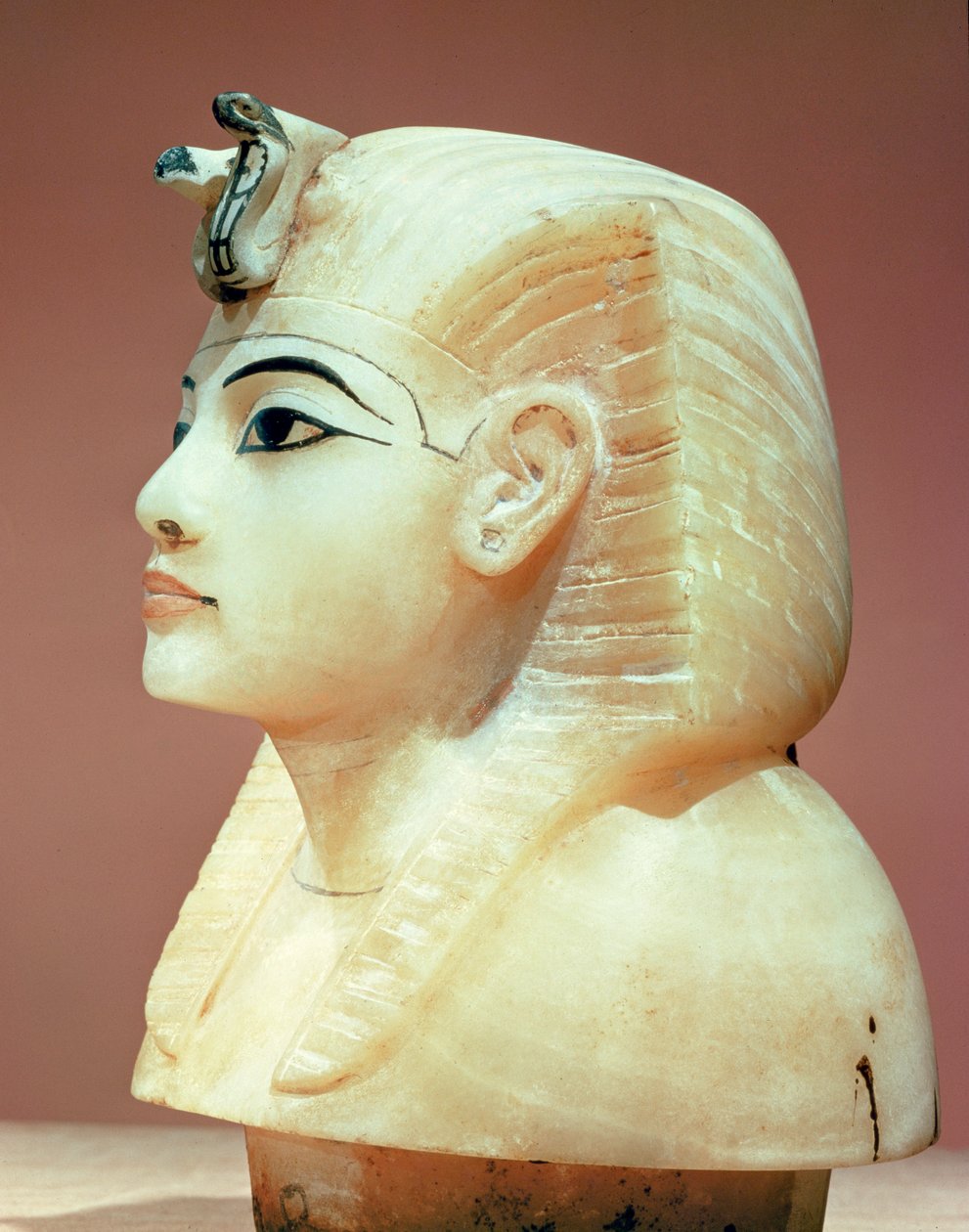 Tutankhamonin haudasta (n. 1370-52 eKr.) Uuden kuningaskunnan tulppa (alabasteri) tekijältä Egyptian 18th Dynasty