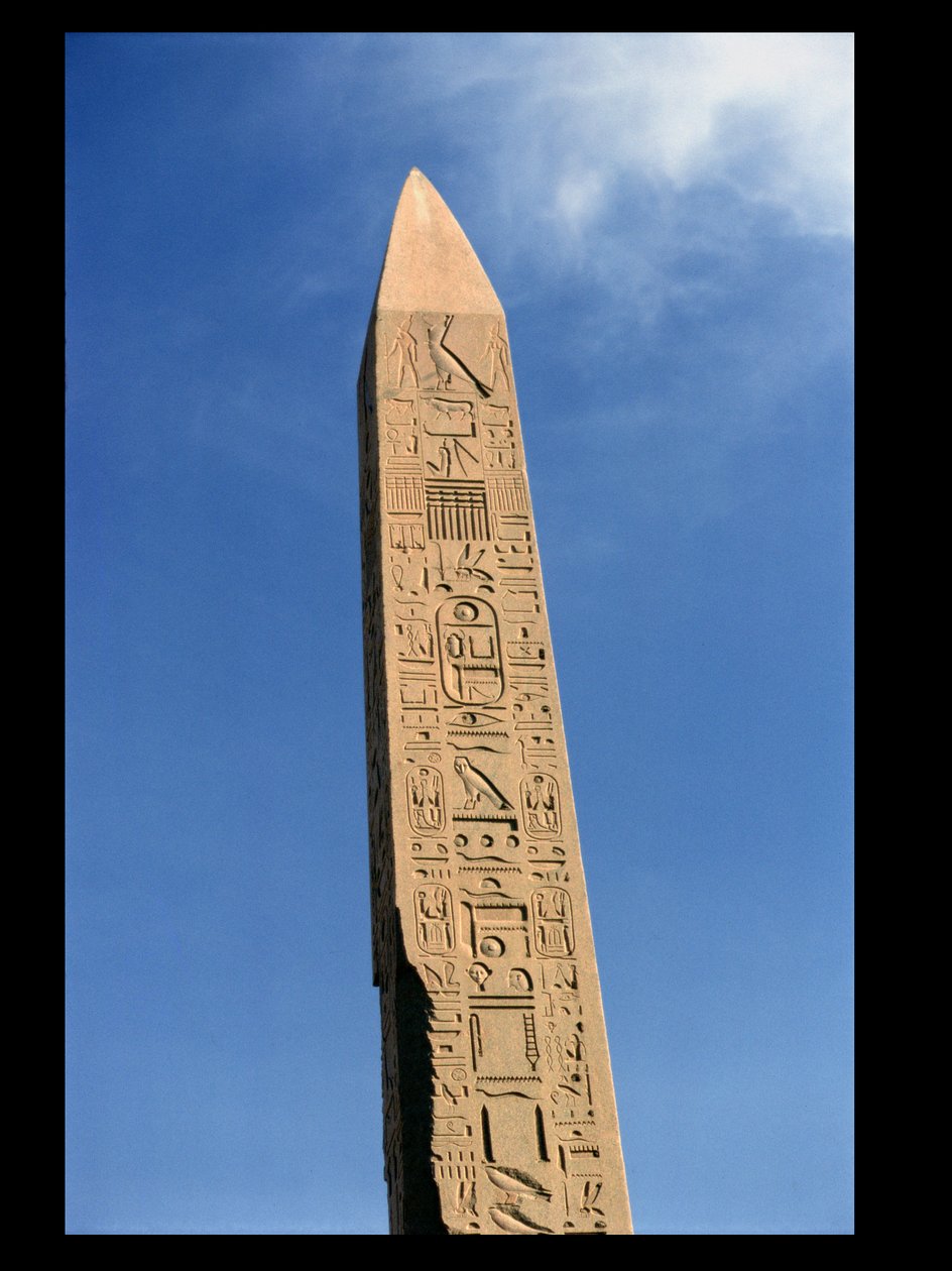 Tuthmosis I:n obeliski (1504-1492 eKr.) Amunin suuressa temppelissä, Karnakin temppelissä, Uudessa kuningaskunnassa tekijältä Egyptian 18th Dynasty