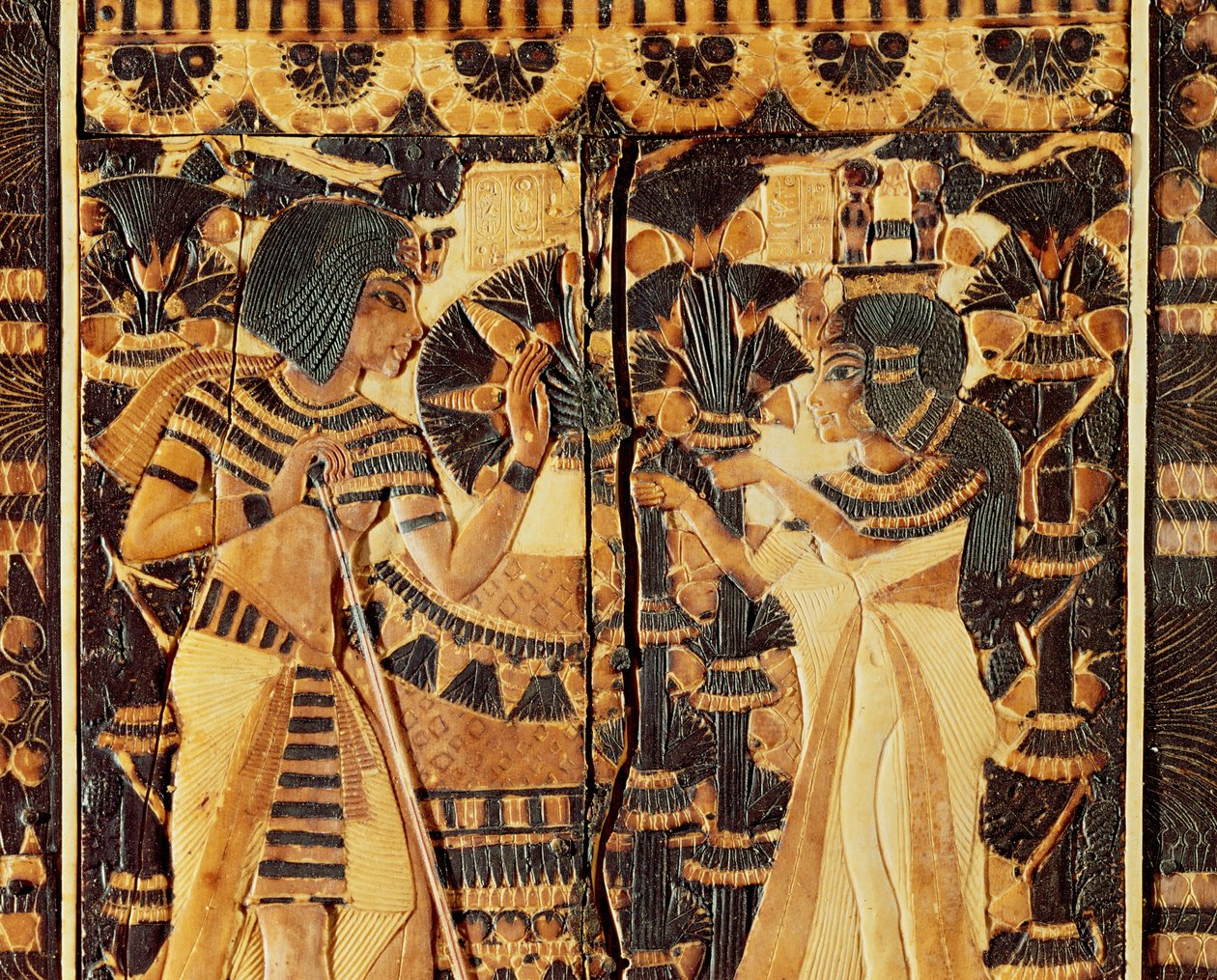 Yläpaneeli arkista, Tutankhamonin haudasta, Uudesta kuningaskunnasta (puu, pronssi, norsunluu ja värillinen lasite) tekijältä Egyptian 18th Dynasty
