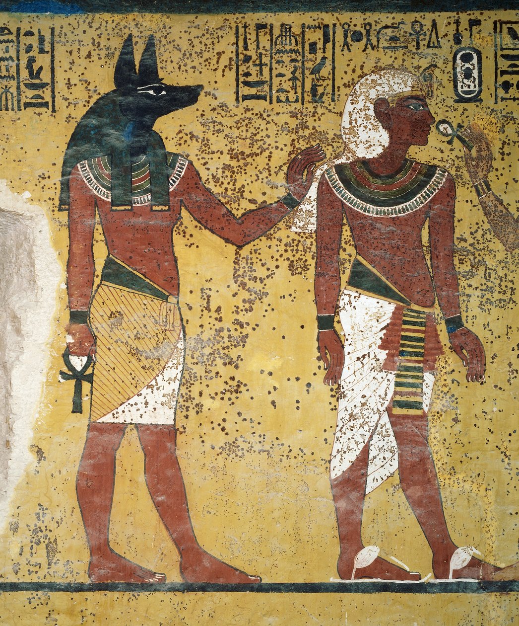 Anubis ja Hathor toivottavat Tutankhamonin tervetulleeksi ja tarjoavat heille ankh:n, fresko, hautakammion eteläseinä, Tutankhamonin hauta (KV62), Kuninkaiden laakso, Thebe, Egypti. Egyptin sivilisaatio, Uusi valtakunta, XVIII dynastia. tekijältä Egyptian 18th Dynasty