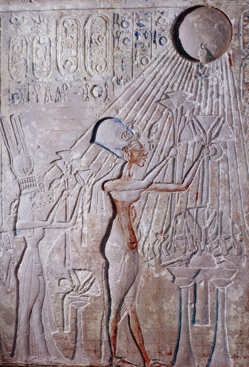 matala reliefi kuningas Akhenatenista ja kuningatar Nefertitistä, joka palvoo auringonjumala Aton tekijältä Egyptian 18th Dynasty