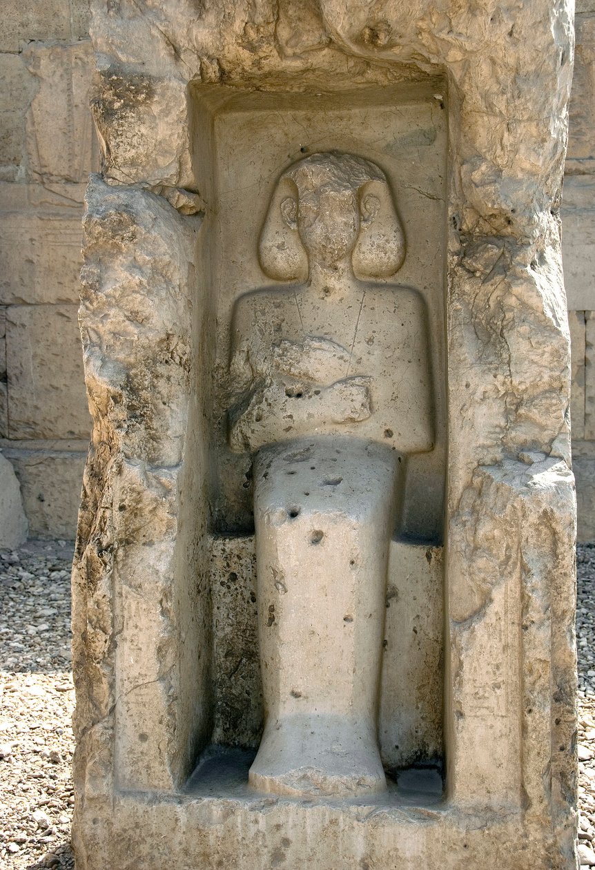 Muinainen egyptiläinen taide: Jumala Osiriksen matala helpotus Seti I:n temppelin pihalla tekijältä Egyptian 19th Dynasty