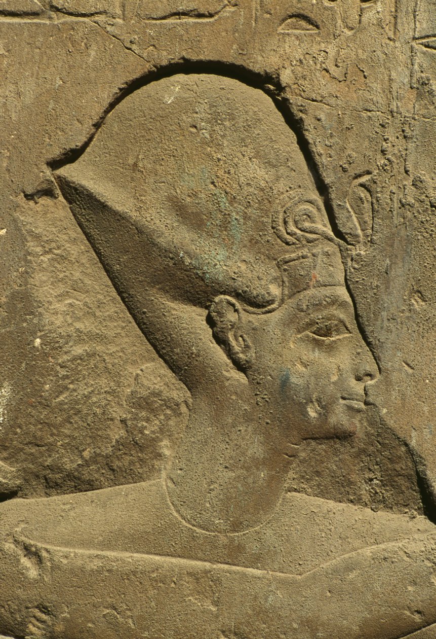 Yksityiskohta reliefistä, joka kuvaa faaraon päätä (kiveä) tekijältä Egyptian 19th Dynasty