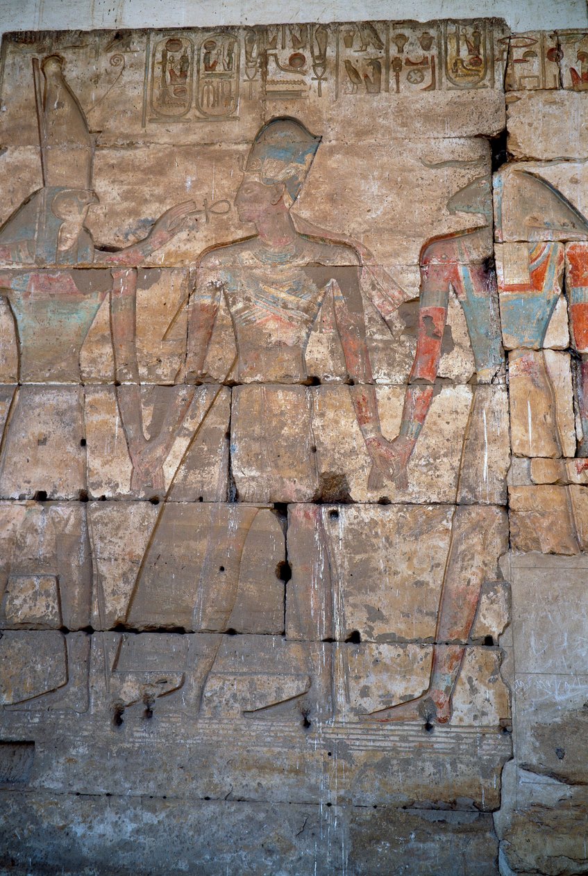 Egyptiläinen antiikki: yksityiskohta Sethi I:n temppelin matalista kohokuvioista Abydoksessa tekijältä Egyptian 19th Dynasty