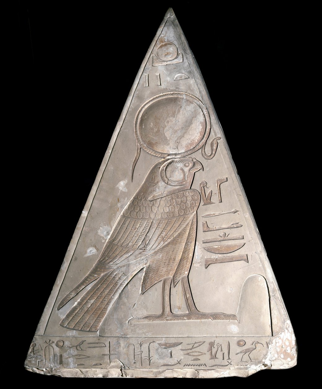 Egyptiläinen antiikki: Ramose-kappelin pyramidin kärki Ra-Harakten (Re Harakte) esityksen decoree nousevan auringon jumalallinen tekijältä Egyptian 19th Dynasty