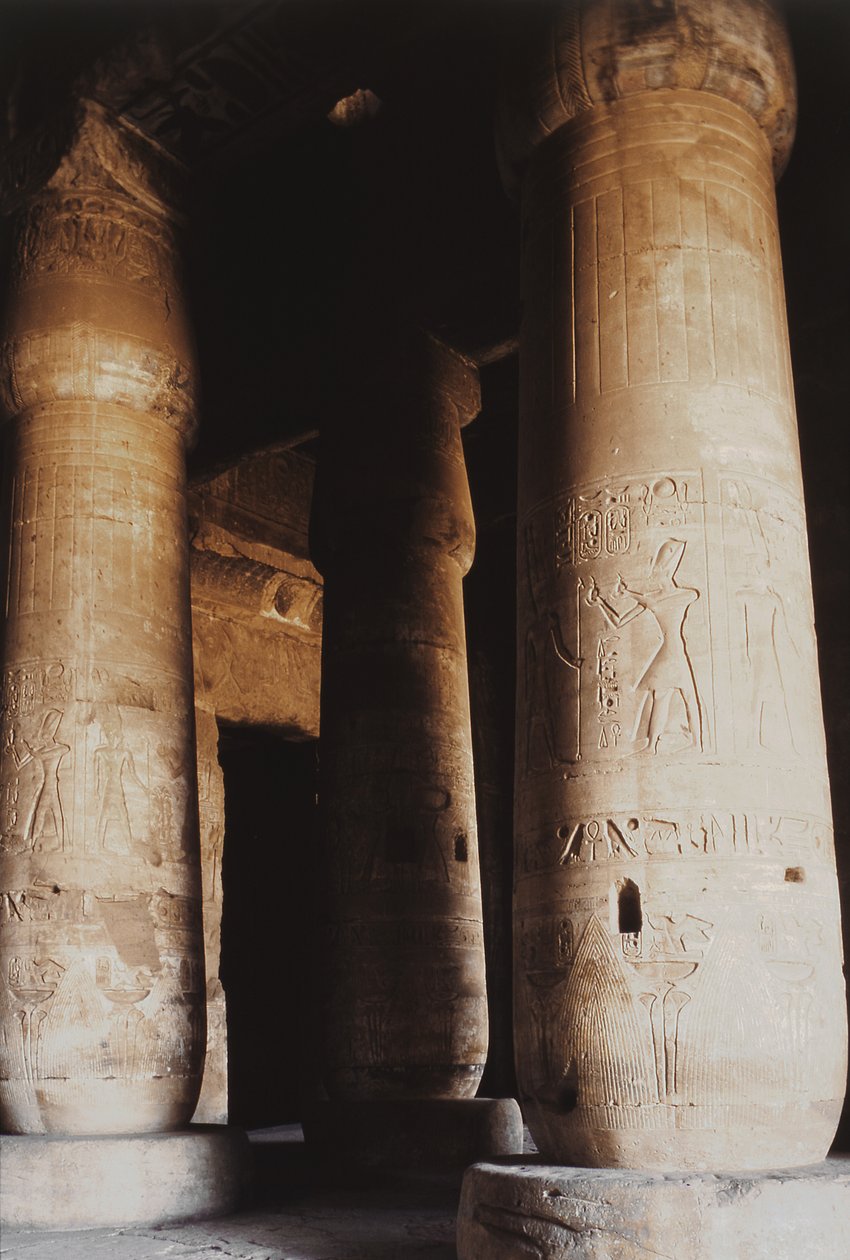Ensimmäisen Hypostyle Hallin sisustus, Uusi kuningaskunta tekijältä Egyptian 19th Dynasty