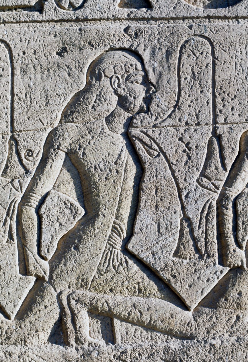 Reliefi, joka esittää mustia ja aasialaisia vankeja Kadeksen taistelusta, yksityiskohta valtaistuinten jalustasta Ramses II:n suuren temppelin julkisivussa, Abu Simbel (Unescon maailmanperintöluettelo). tekijältä Egyptian 19th Dynasty