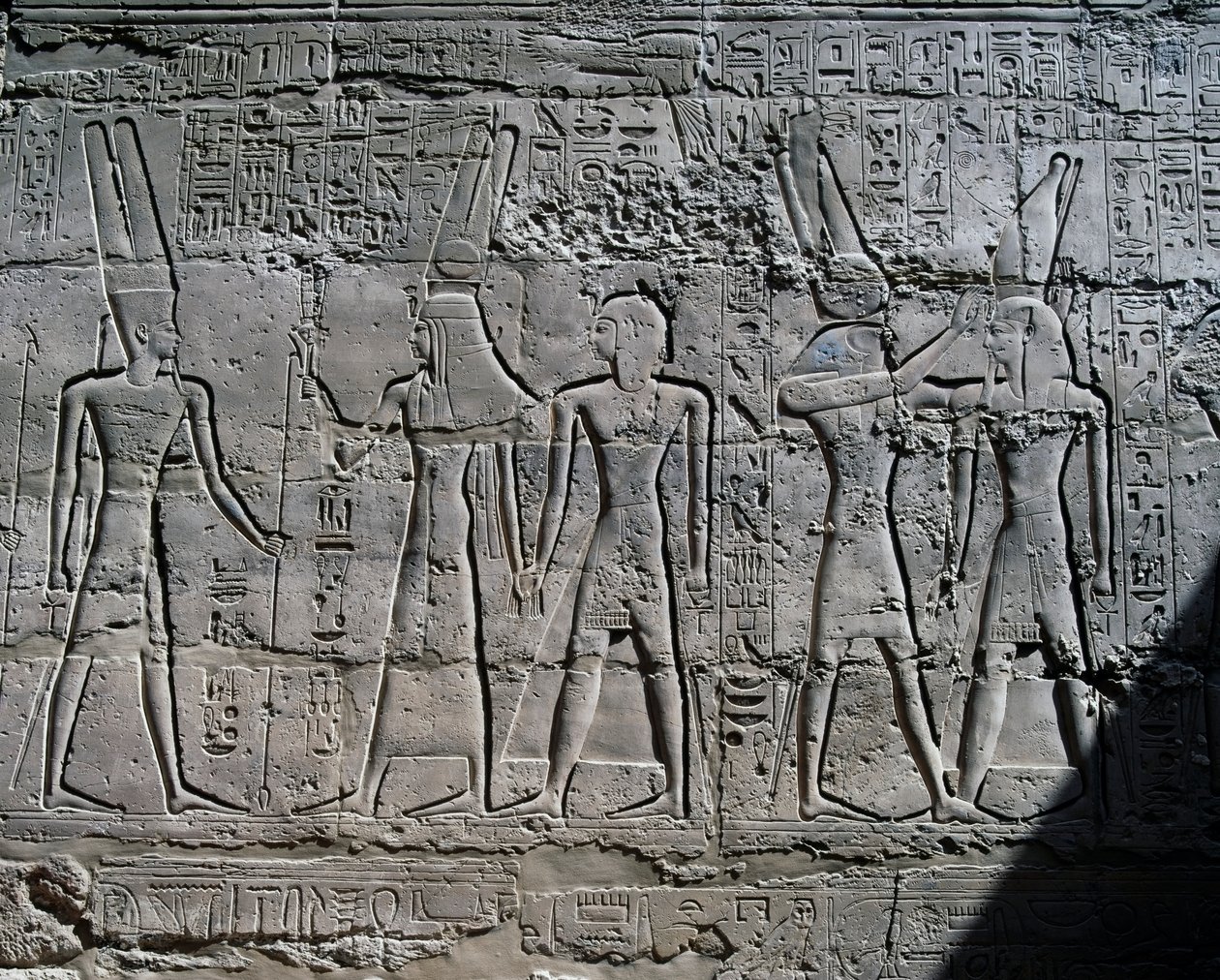 Kohtauksia jumalille uhrauksista, helpotus, Great Hypostyle Hallin sisäseinät, Karnakin temppelikompleksi (Unescon maailmanperintöluettelo tekijältä Egyptian 19th Dynasty